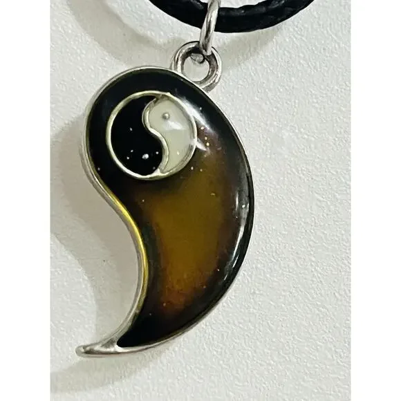 Claire’s Green Blue Purple Pendant Mood Yin Yang Moon Choker Necklace Costume Ch - Picture 7 of 16